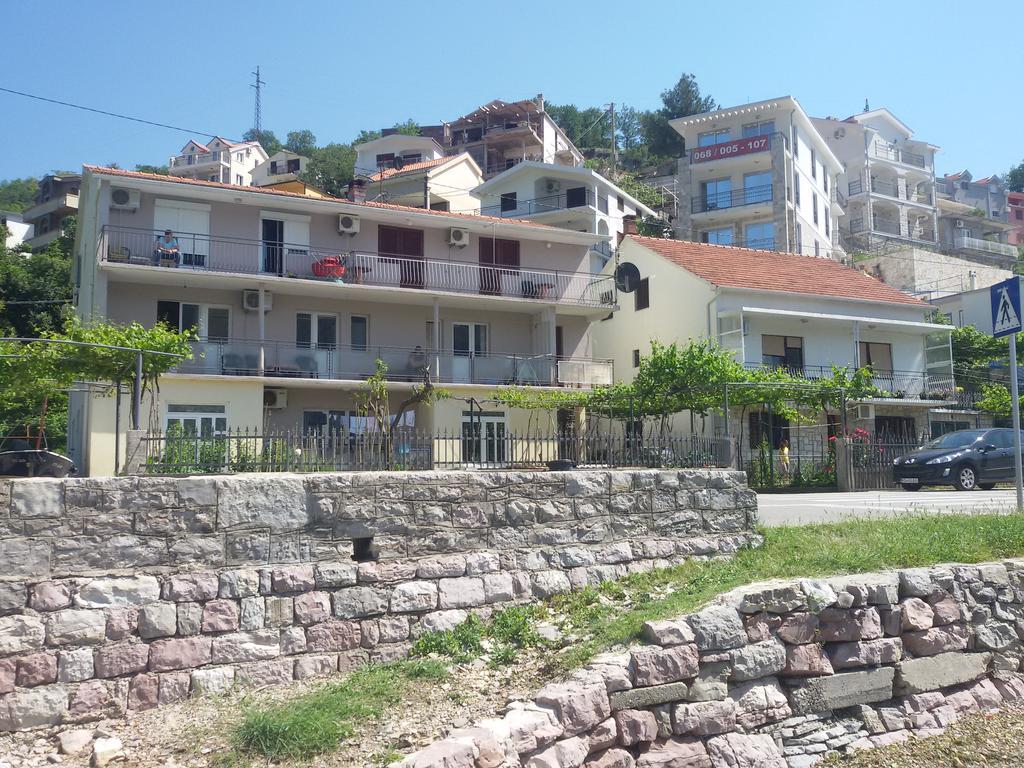 Apartmani Ivana ติวัต ภายนอก รูปภาพ