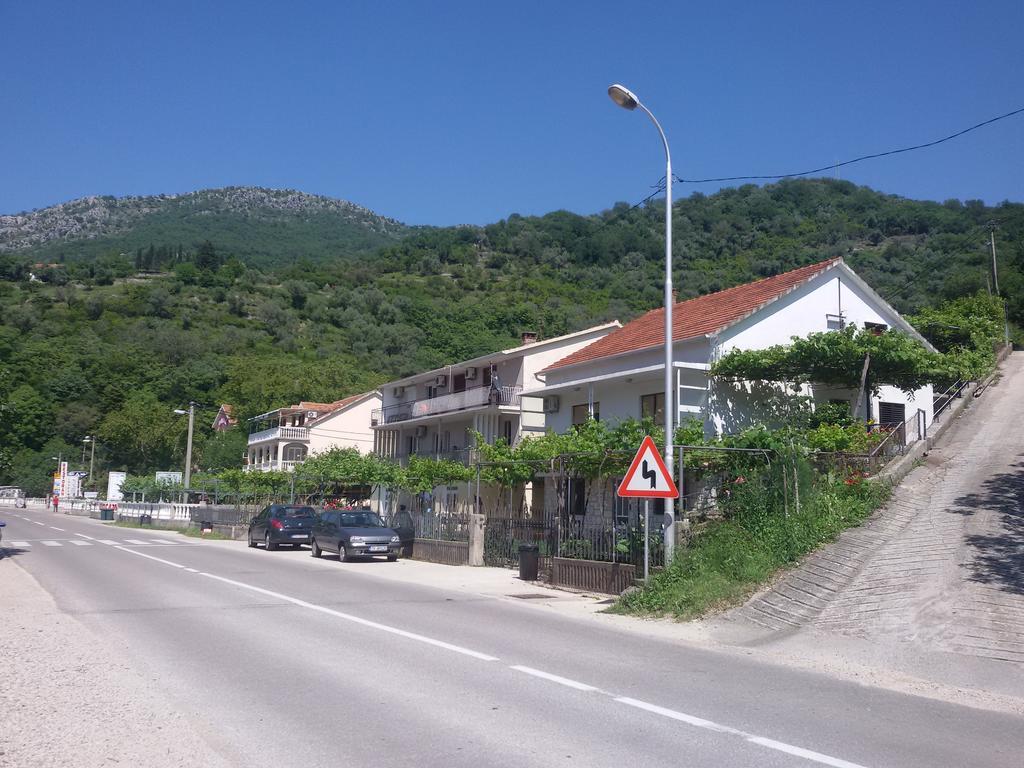 Apartmani Ivana ติวัต ภายนอก รูปภาพ